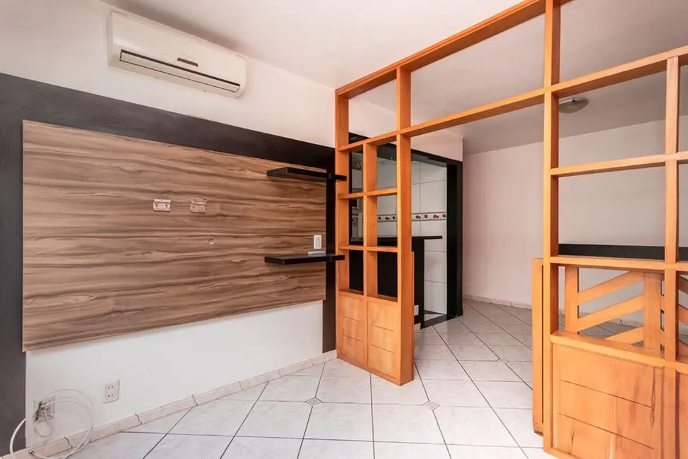 Apartamento com 2 quartos à venda, 66m2 em Teresópolis, Porto Alegre - RS - imagem 4 Foto 4 de Apartamento com 2 quartos à venda, 66m2 em Teresópolis, Porto Alegre - RS