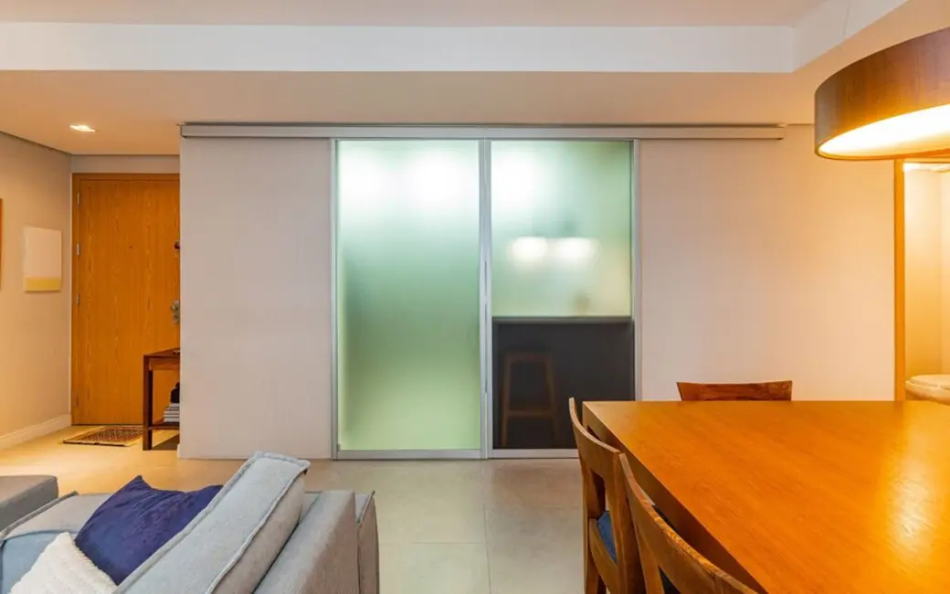 Apartamento com 3 quartos à venda, 107m2 em Passo da Areia, Porto Alegre - RS - imagem 6 Foto 6 de Apartamento com 3 quartos à venda, 107m2 em Passo da Areia, Porto Alegre - RS