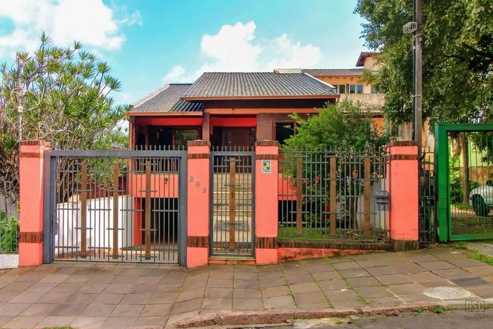 Foto 1 de Casa com 3 quartos à venda, 337m2 em Cascata, Porto Alegre - RS
