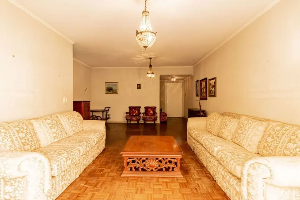 Apartamento com 3 quartos à venda, 145m2 em Centro Histórico, Porto Alegre - RS - imagem 5 Foto 5 de Apartamento com 3 quartos à venda, 145m2 em Centro Histórico, Porto Alegre - RS