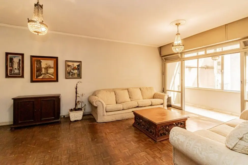 Apartamento com 3 quartos à venda, 145m2 em Centro Histórico, Porto Alegre - RS - imagem 7 Foto 7 de Apartamento com 3 quartos à venda, 145m2 em Centro Histórico, Porto Alegre - RS