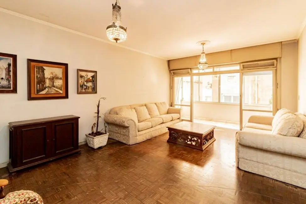 Apartamento com 3 quartos à venda, 145m2 em Centro Histórico, Porto Alegre - RS - imagem 3 Foto 3 de Apartamento com 3 quartos à venda, 145m2 em Centro Histórico, Porto Alegre - RS