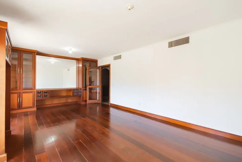 Apartamento com 3 quartos à venda, 155m2 em Menino Deus, Porto Alegre - RS - imagem 5 Foto 5 de Apartamento com 3 quartos à venda, 155m2 em Menino Deus, Porto Alegre - RS