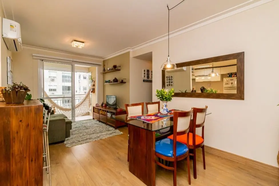 Foto 2 de Apartamento com 3 quartos à venda, 75m2 em Porto Alegre - RS