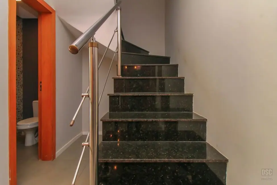 Casa com 3 quartos à venda, 140m2 em Hípica, Porto Alegre - RS - imagem 4 Foto 4 de Casa com 3 quartos à venda, 140m2 em Hípica, Porto Alegre - RS