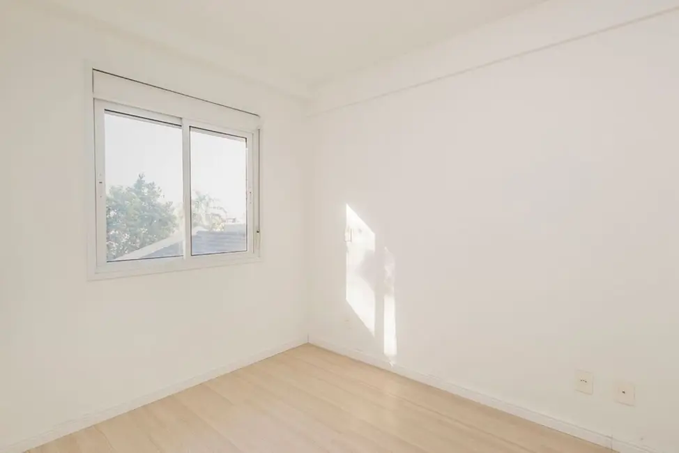 Apartamento com 2 quartos à venda, 80m2 em Passo da Areia, Porto Alegre - RS - imagem 7 Foto 7 de Apartamento com 2 quartos à venda, 80m2 em Passo da Areia, Porto Alegre - RS