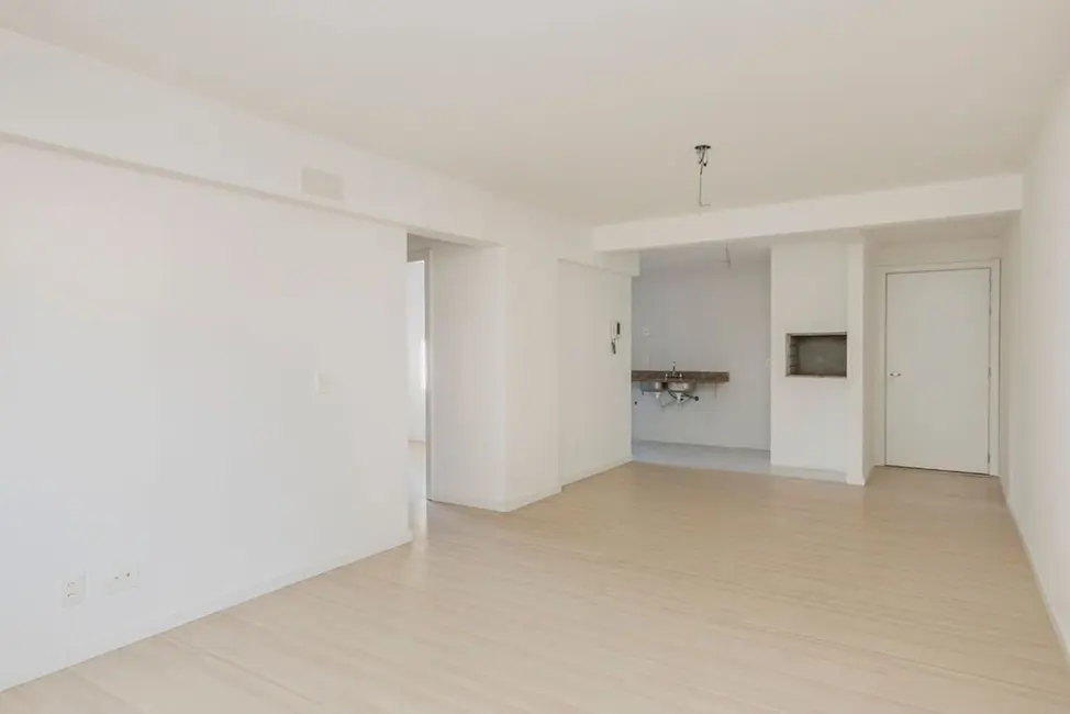 Apartamento com 2 quartos à venda, 80m2 em Passo da Areia, Porto Alegre - RS - imagem 5 Foto 5 de Apartamento com 2 quartos à venda, 80m2 em Passo da Areia, Porto Alegre - RS