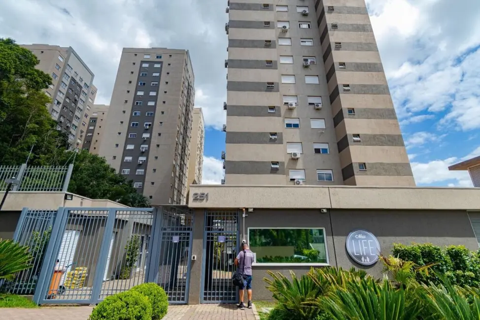 Foto 1 de Apartamento com 2 quartos à venda, 75m2 em Jardim Carvalho, Porto Alegre - RS