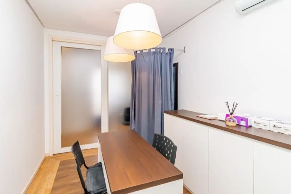 Sala Comercial à venda, 137m2 em Moinhos de Vento, Porto Alegre - RS - imagem 5 Foto 5 de Sala Comercial à venda, 137m2 em Moinhos de Vento, Porto Alegre - RS