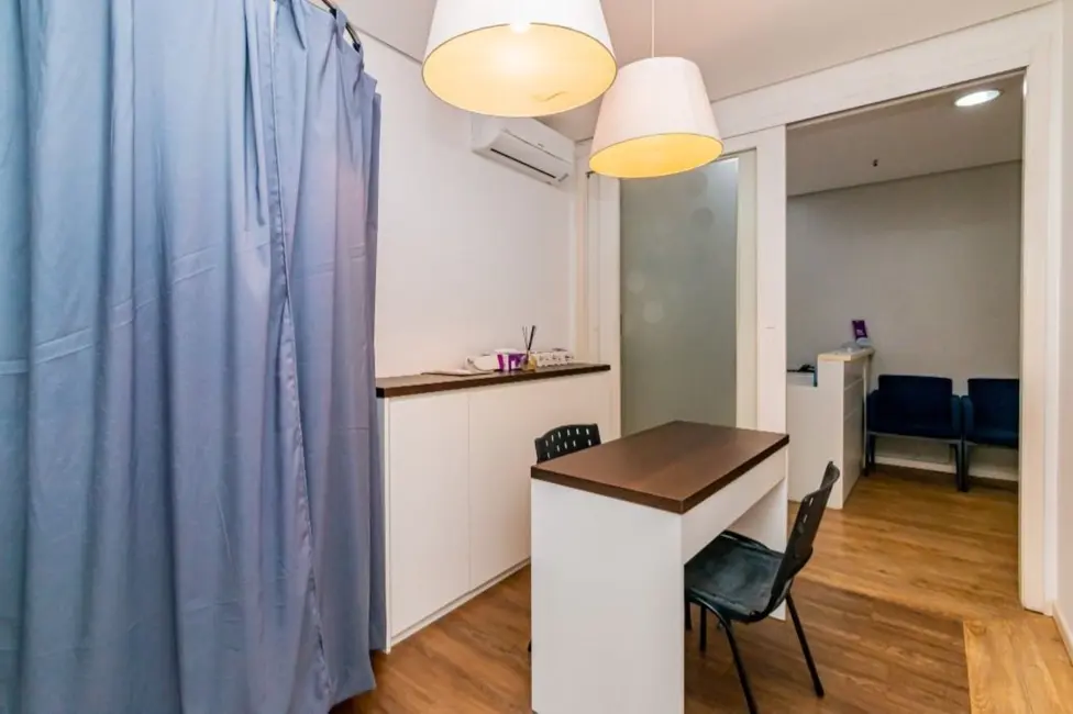 Sala Comercial à venda, 137m2 em Moinhos de Vento, Porto Alegre - RS - imagem 4 Foto 4 de Sala Comercial à venda, 137m2 em Moinhos de Vento, Porto Alegre - RS