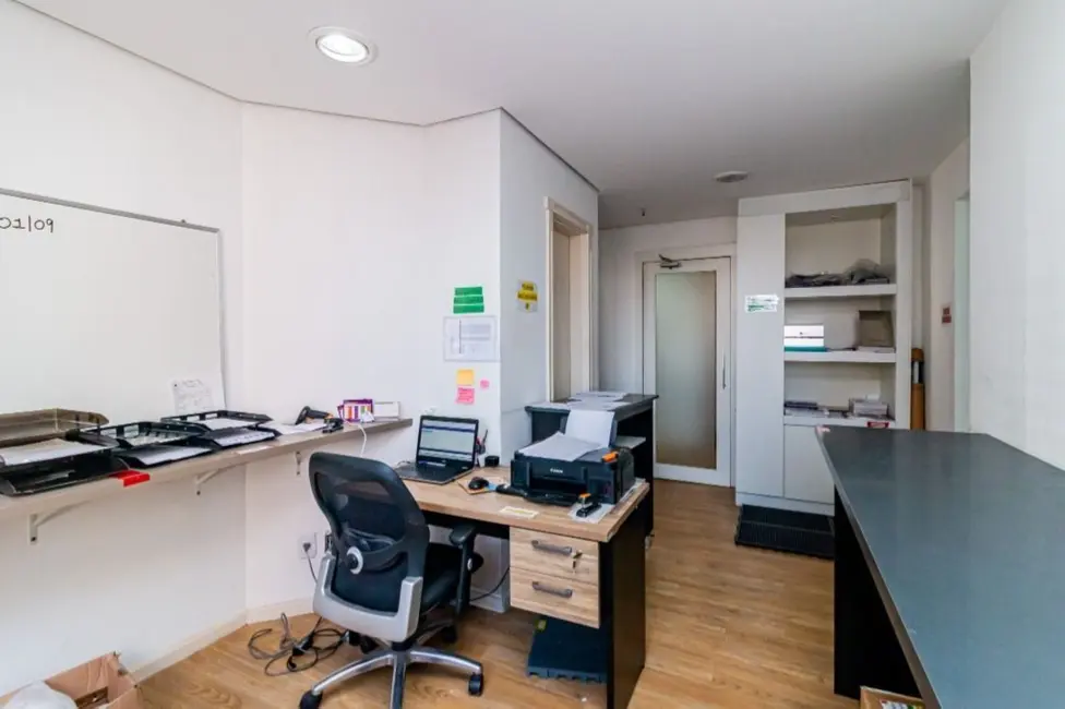Sala Comercial à venda, 137m2 em Moinhos de Vento, Porto Alegre - RS - imagem 8 Foto 8 de Sala Comercial à venda, 137m2 em Moinhos de Vento, Porto Alegre - RS