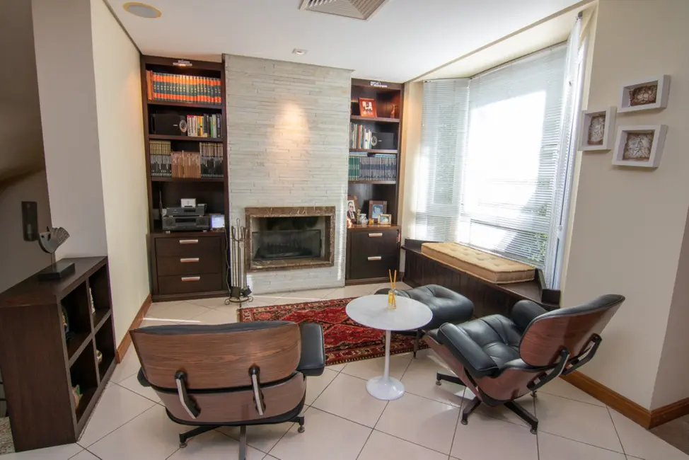 Casa com 4 quartos à venda, 438m2 em Três Figueiras, Porto Alegre - RS - imagem 5 Foto 5 de Casa com 4 quartos à venda, 438m2 em Três Figueiras, Porto Alegre - RS