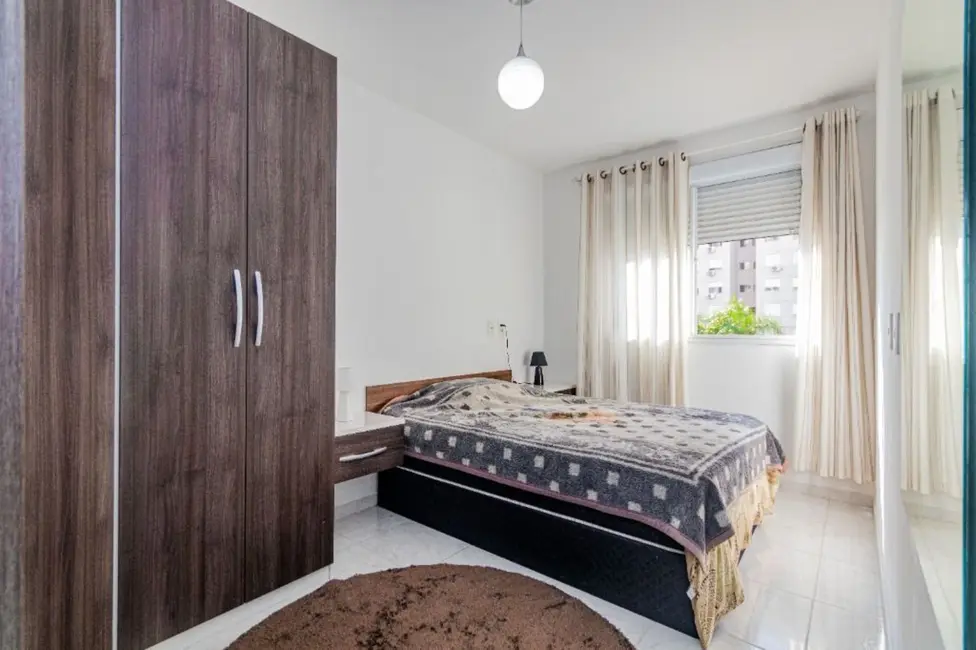 Foto 4 de Apartamento com 2 quartos à venda, 48m2 em Jardim Itu, Porto Alegre - RS
