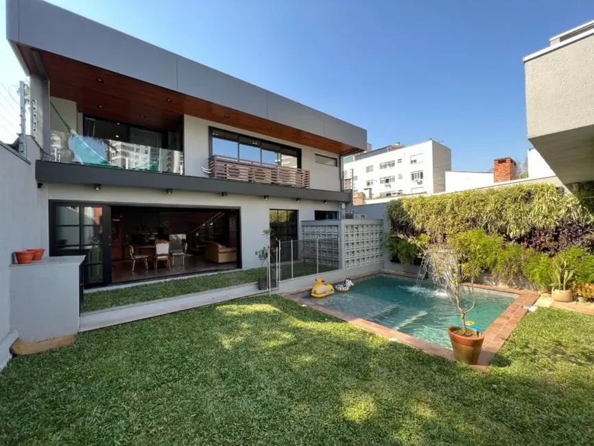 Casa com 4 quartos à venda, 240m2 em Jardim Europa, Porto Alegre - RS - imagem 3 Foto 3 de Casa com 4 quartos à venda, 240m2 em Jardim Europa, Porto Alegre - RS