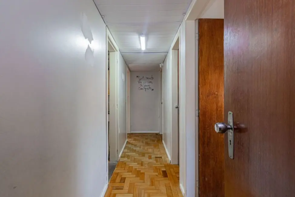 Apartamento com 3 quartos à venda, 106m2 em Vila Ipiranga, Porto Alegre - RS - imagem 4 Foto 4 de Apartamento com 3 quartos à venda, 106m2 em Vila Ipiranga, Porto Alegre - RS