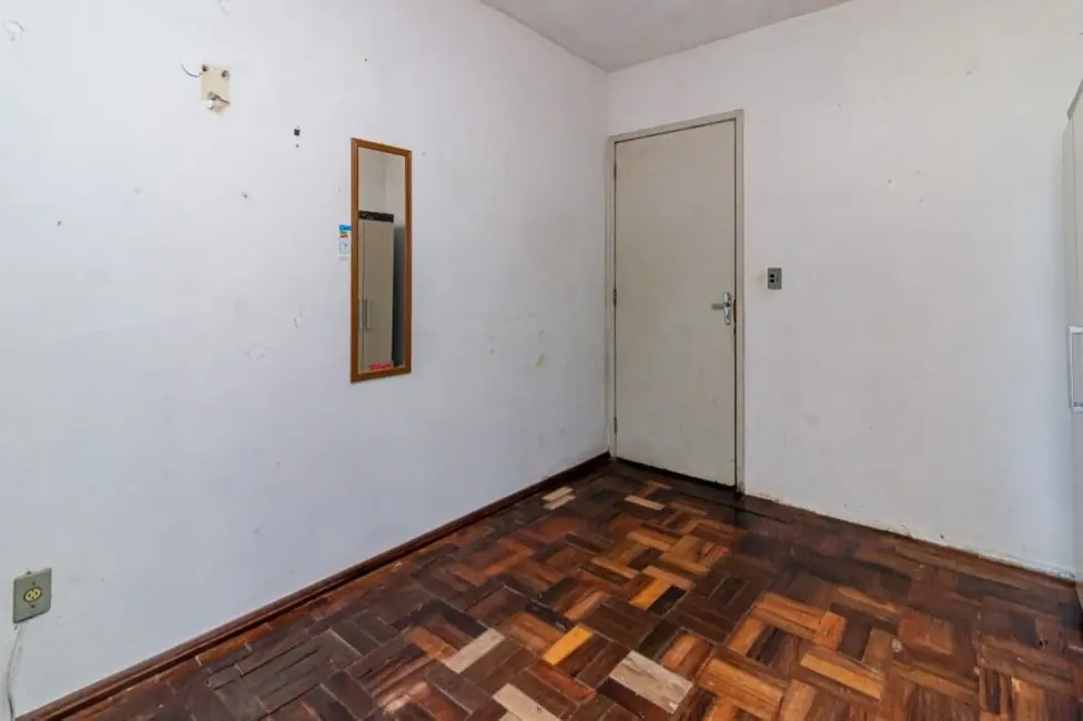 Foto 6 de Apartamento com 4 quartos à venda, 74m2 em Petrópolis, Porto Alegre - RS