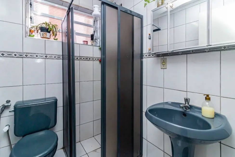 Foto 9 de Apartamento com 4 quartos à venda, 74m2 em Petrópolis, Porto Alegre - RS