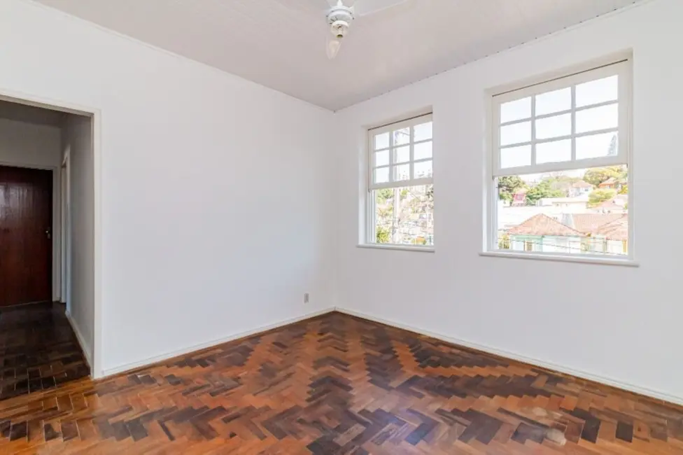 Foto 2 de Apartamento com 3 quartos à venda, 64m2 em Passo da Areia, Porto Alegre - RS