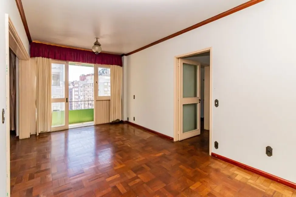 Apartamento com 3 quartos à venda, 139m2 em Centro Histórico, Porto Alegre - RS - imagem 9 Foto 9 de Apartamento com 3 quartos à venda, 139m2 em Centro Histórico, Porto Alegre - RS