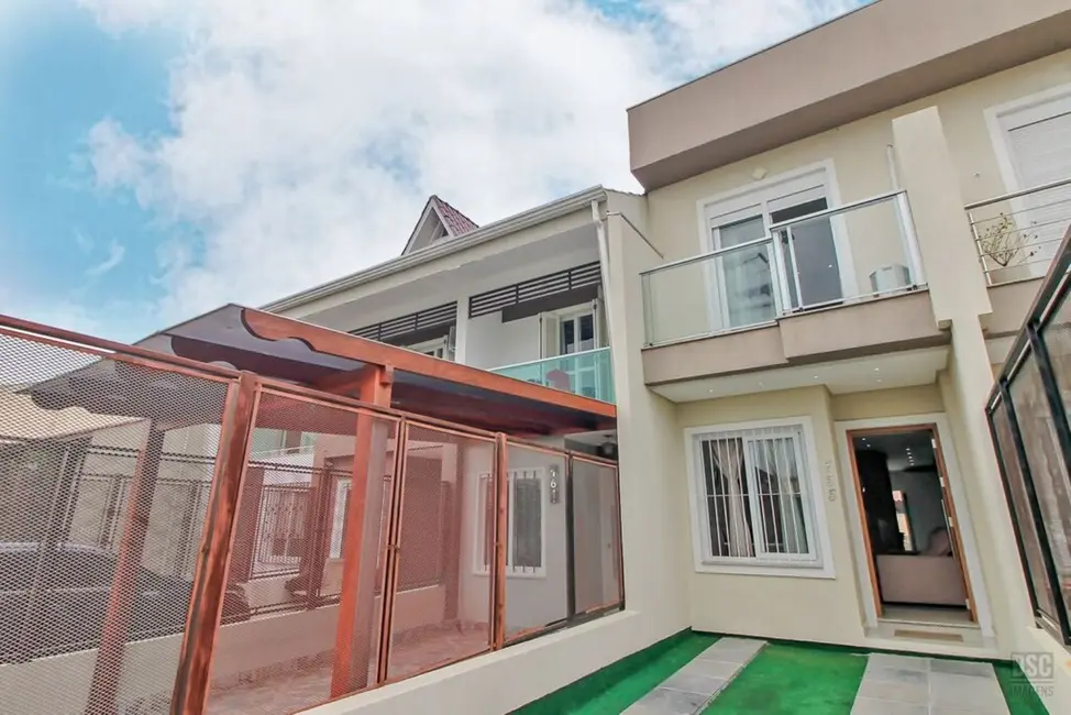 Foto 2 de Casa com 2 quartos à venda, 109m2 em Porto Alegre - RS