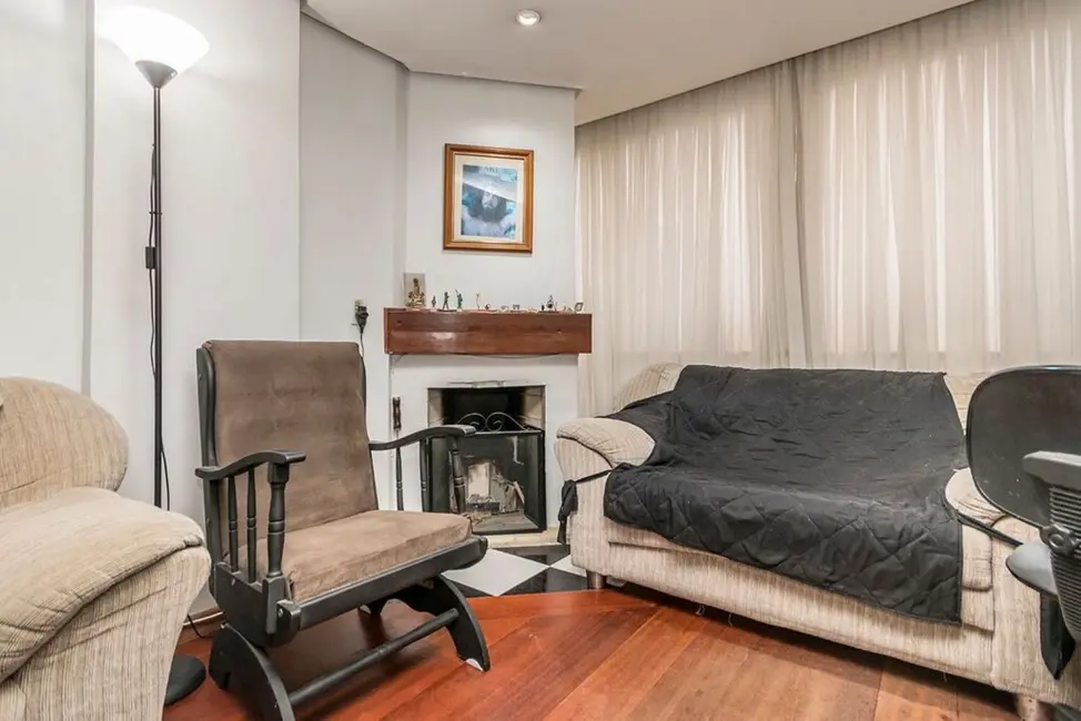 Apartamento com 3 quartos à venda, 145m2 em Porto Alegre - RS - imagem 5 Foto 5 de Apartamento com 3 quartos à venda, 145m2 em Porto Alegre - RS