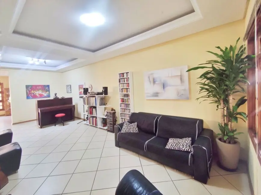 Casa com 2 quartos à venda, 194m2 em Jardim Botânico, Porto Alegre - RS - imagem 5 Foto 5 de Casa com 2 quartos à venda, 194m2 em Jardim Botânico, Porto Alegre - RS