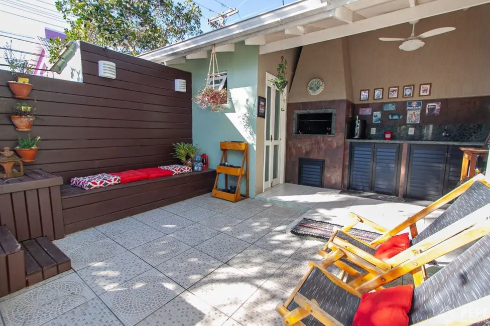 Foto 9 de Casa de Condomínio com 3 quartos à venda, 201m2 em Guarujá, Porto Alegre - RS