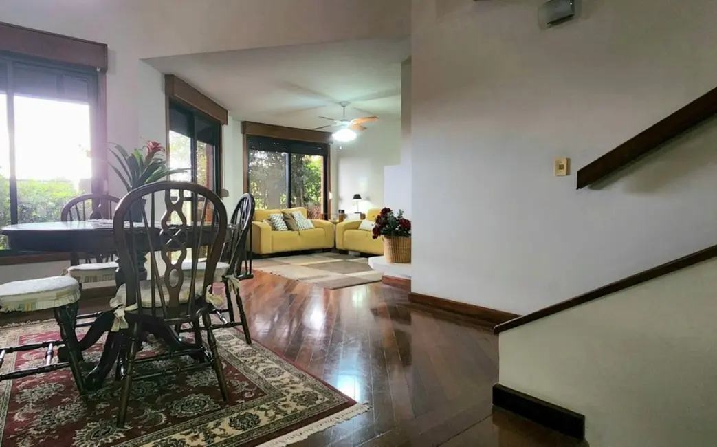 Foto 3 de Casa de Condomínio com 3 quartos à venda, 359m2 em Cristal, Porto Alegre - RS