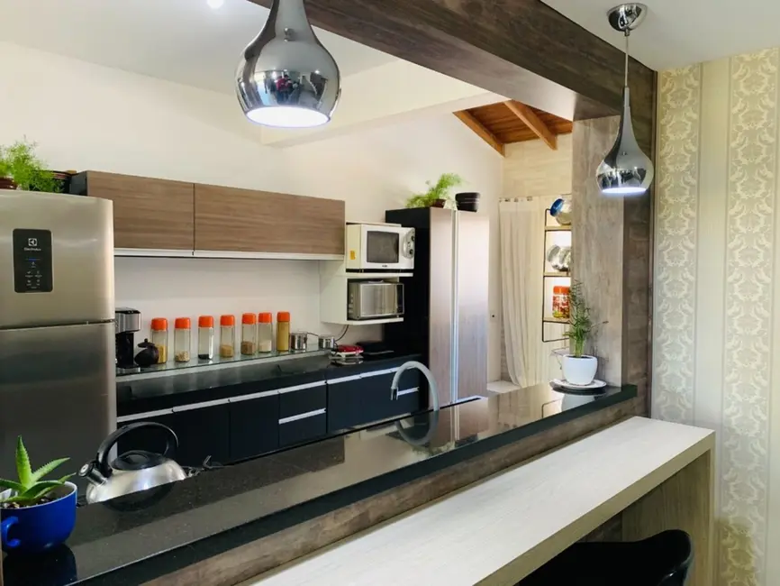 Casa de Condomínio com 3 quartos à venda, 180m2 em Passo das Pedras, Porto Alegre - RS - imagem 6 Foto 6 de Casa de Condomínio com 3 quartos à venda, 180m2 em Passo das Pedras, Porto Alegre - RS