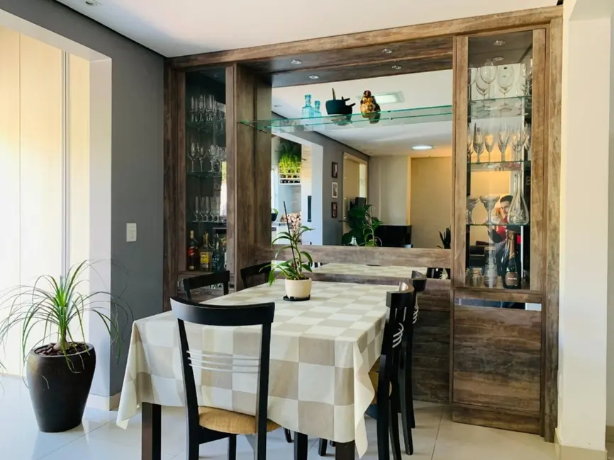 Casa de Condomínio com 3 quartos à venda, 180m2 em Passo das Pedras, Porto Alegre - RS - imagem 8 Foto 8 de Casa de Condomínio com 3 quartos à venda, 180m2 em Passo das Pedras, Porto Alegre - RS