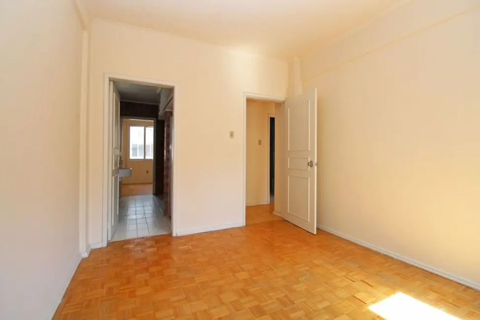 Apartamento com 3 quartos à venda, 135m2 em Independência, Porto Alegre - RS - imagem 7 Foto 7 de Apartamento com 3 quartos à venda, 135m2 em Independência, Porto Alegre - RS