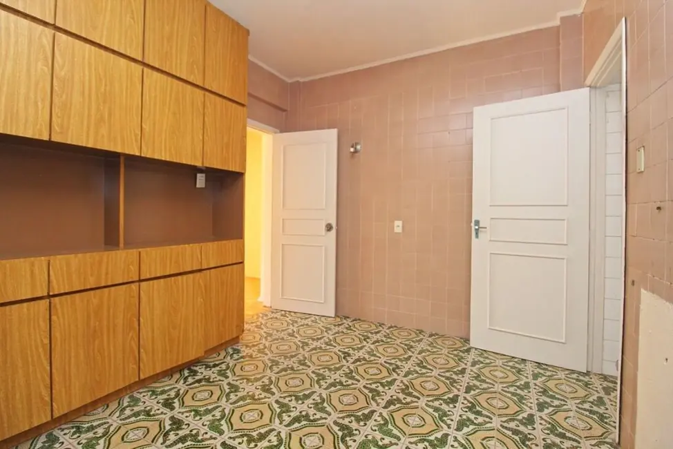 Apartamento com 3 quartos à venda, 135m2 em Independência, Porto Alegre - RS - imagem 5 Foto 5 de Apartamento com 3 quartos à venda, 135m2 em Independência, Porto Alegre - RS