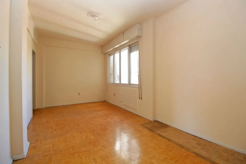 Apartamento com 3 quartos à venda, 135m2 em Independência, Porto Alegre - RS - imagem 8 Foto 8 de Apartamento com 3 quartos à venda, 135m2 em Independência, Porto Alegre - RS