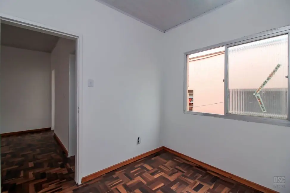 Foto 3 de Apartamento com 2 quartos à venda, 42m2 em Cristal, Porto Alegre - RS