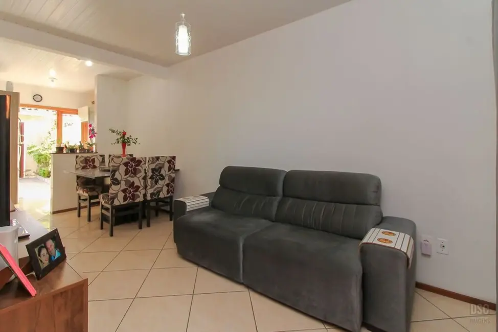 Foto 2 de Casa de Condomínio com 2 quartos à venda, 52m2 em Aberta dos Morros, Porto Alegre - RS