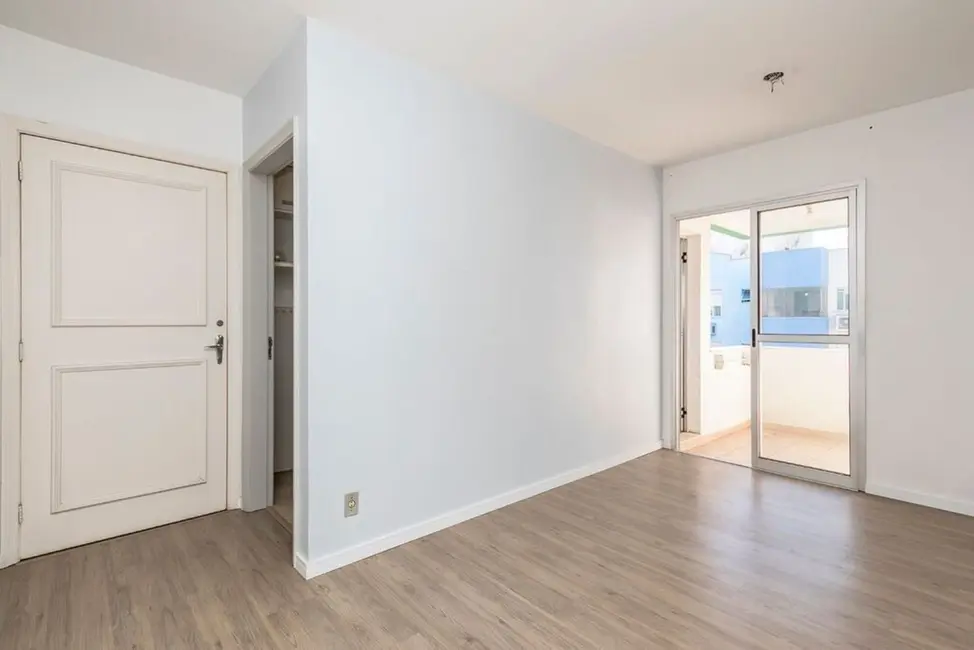 Foto 3 de Apartamento com 2 quartos à venda, 54m2 em Humaitá, Porto Alegre - RS