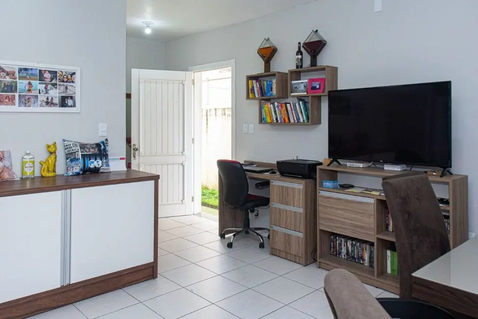 Foto 3 de Casa de Condomínio com 2 quartos à venda, 78m2 em Lomba do Pinheiro, Porto Alegre - RS