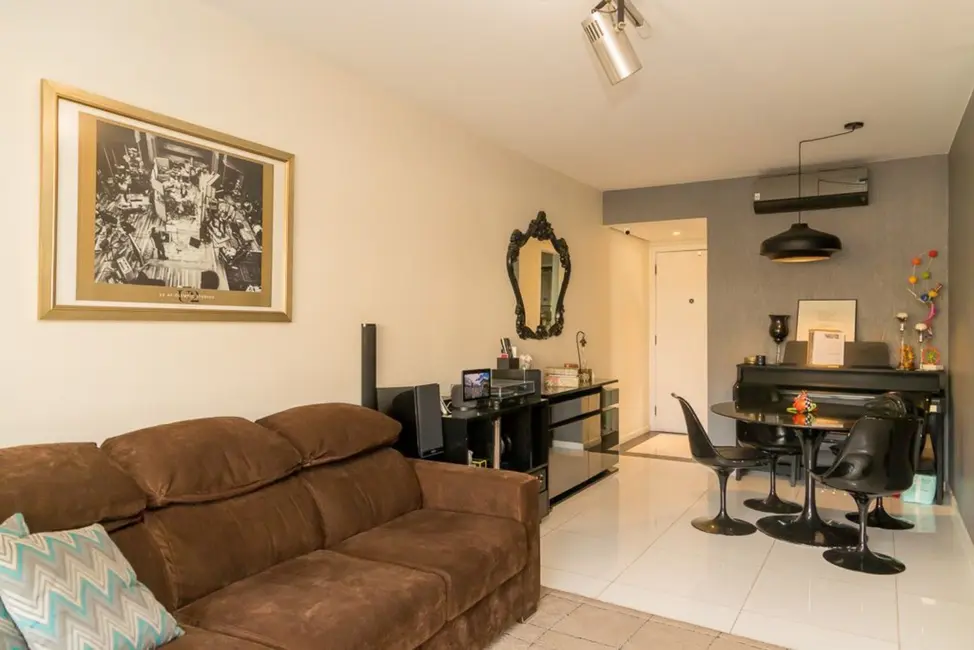 Apartamento com 3 quartos à venda, 89m2 em Menino Deus, Porto Alegre - RS - imagem 5 Foto 5 de Apartamento com 3 quartos à venda, 89m2 em Menino Deus, Porto Alegre - RS
