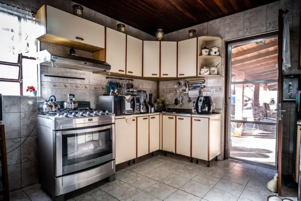 Casa com 3 quartos à venda, 190m2 em Camaquã, Porto Alegre - RS - imagem 8 Foto 8 de Casa com 3 quartos à venda, 190m2 em Camaquã, Porto Alegre - RS