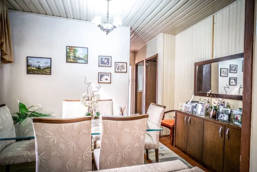 Casa com 3 quartos à venda, 190m2 em Camaquã, Porto Alegre - RS - imagem 6 Foto 6 de Casa com 3 quartos à venda, 190m2 em Camaquã, Porto Alegre - RS