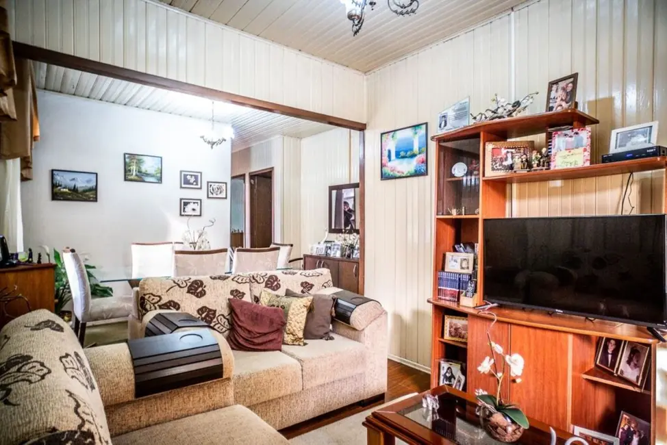 Casa com 3 quartos à venda, 190m2 em Camaquã, Porto Alegre - RS - imagem 4 Foto 4 de Casa com 3 quartos à venda, 190m2 em Camaquã, Porto Alegre - RS