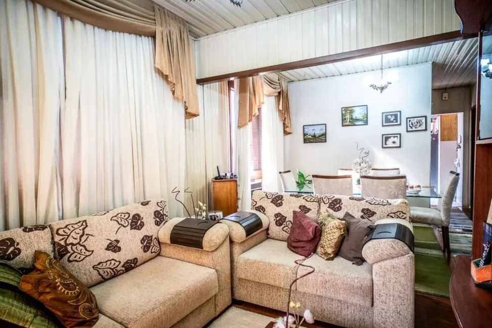 Casa com 3 quartos à venda, 190m2 em Camaquã, Porto Alegre - RS - imagem 3 Foto 3 de Casa com 3 quartos à venda, 190m2 em Camaquã, Porto Alegre - RS