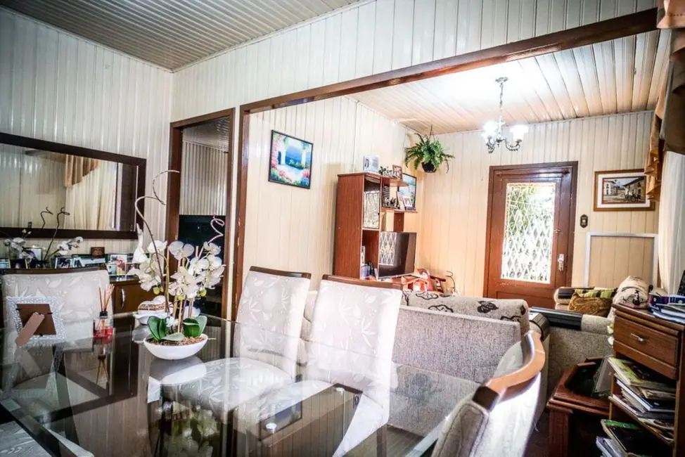 Casa com 3 quartos à venda, 190m2 em Camaquã, Porto Alegre - RS - imagem 7 Foto 7 de Casa com 3 quartos à venda, 190m2 em Camaquã, Porto Alegre - RS