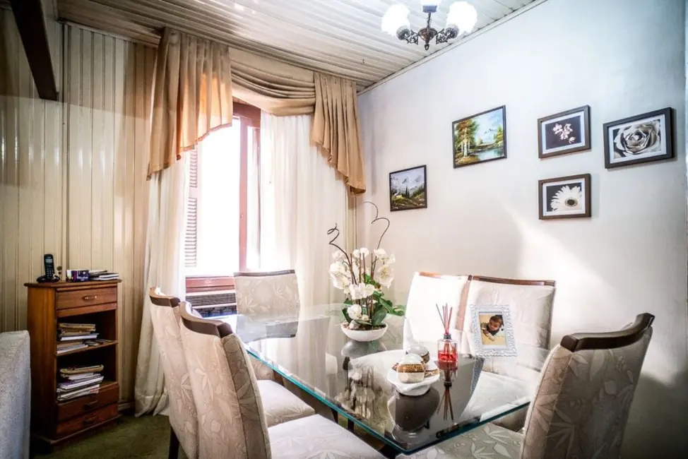 Casa com 3 quartos à venda, 190m2 em Camaquã, Porto Alegre - RS - imagem 5 Foto 5 de Casa com 3 quartos à venda, 190m2 em Camaquã, Porto Alegre - RS