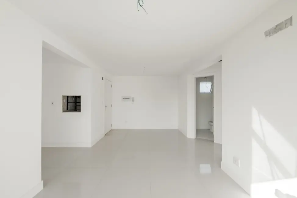 Apartamento com 1 quarto à venda, 53m2 em Passo da Areia, Porto Alegre - RS - imagem 9 Foto 9 de Apartamento com 1 quarto à venda, 53m2 em Passo da Areia, Porto Alegre - RS