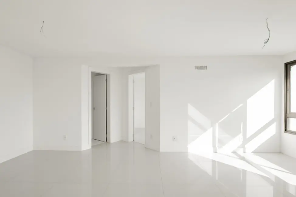 Apartamento com 1 quarto à venda, 53m2 em Passo da Areia, Porto Alegre - RS - imagem 8 Foto 8 de Apartamento com 1 quarto à venda, 53m2 em Passo da Areia, Porto Alegre - RS