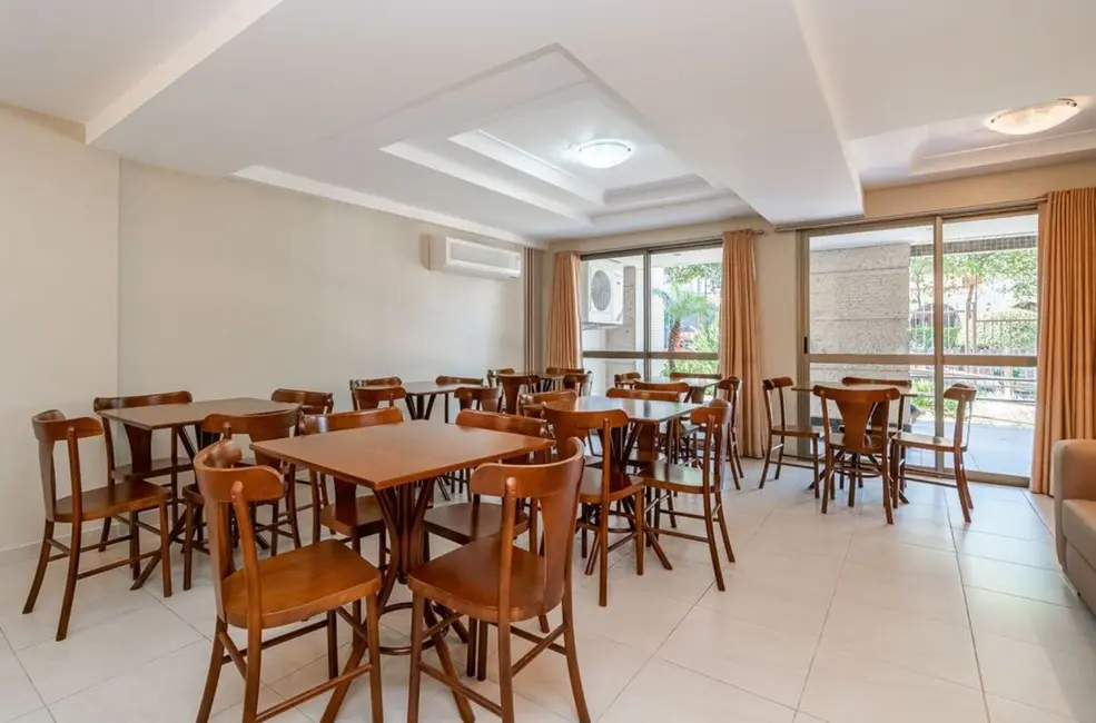 Apartamento com 3 quartos à venda, 136m2 em Petrópolis, Porto Alegre - RS - imagem 3 Foto 3 de Apartamento com 3 quartos à venda, 136m2 em Petrópolis, Porto Alegre - RS