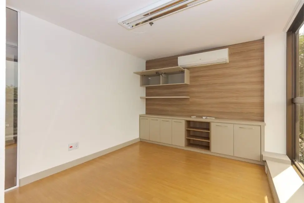 Foto 9 de Sala Comercial à venda, 67m2 em Rio Branco, Porto Alegre - RS