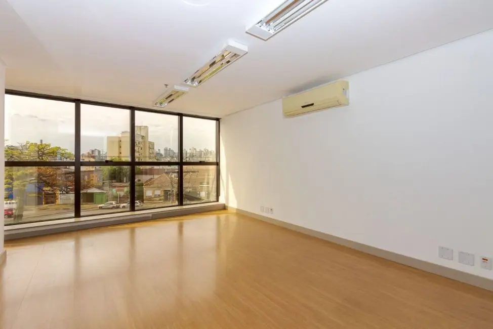 Foto 3 de Sala Comercial à venda, 67m2 em Rio Branco, Porto Alegre - RS