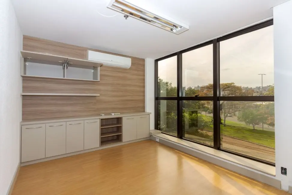 Foto 5 de Sala Comercial à venda, 67m2 em Rio Branco, Porto Alegre - RS
